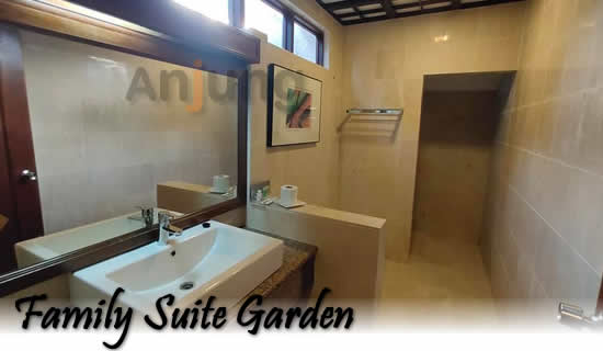 Family suite garden toilet